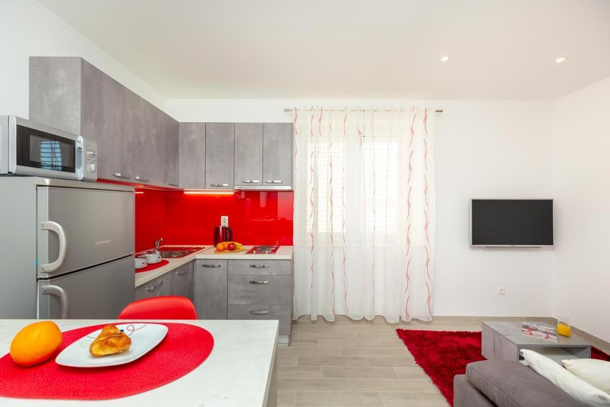 Apartments Red And Blue Mlini Exterior foto