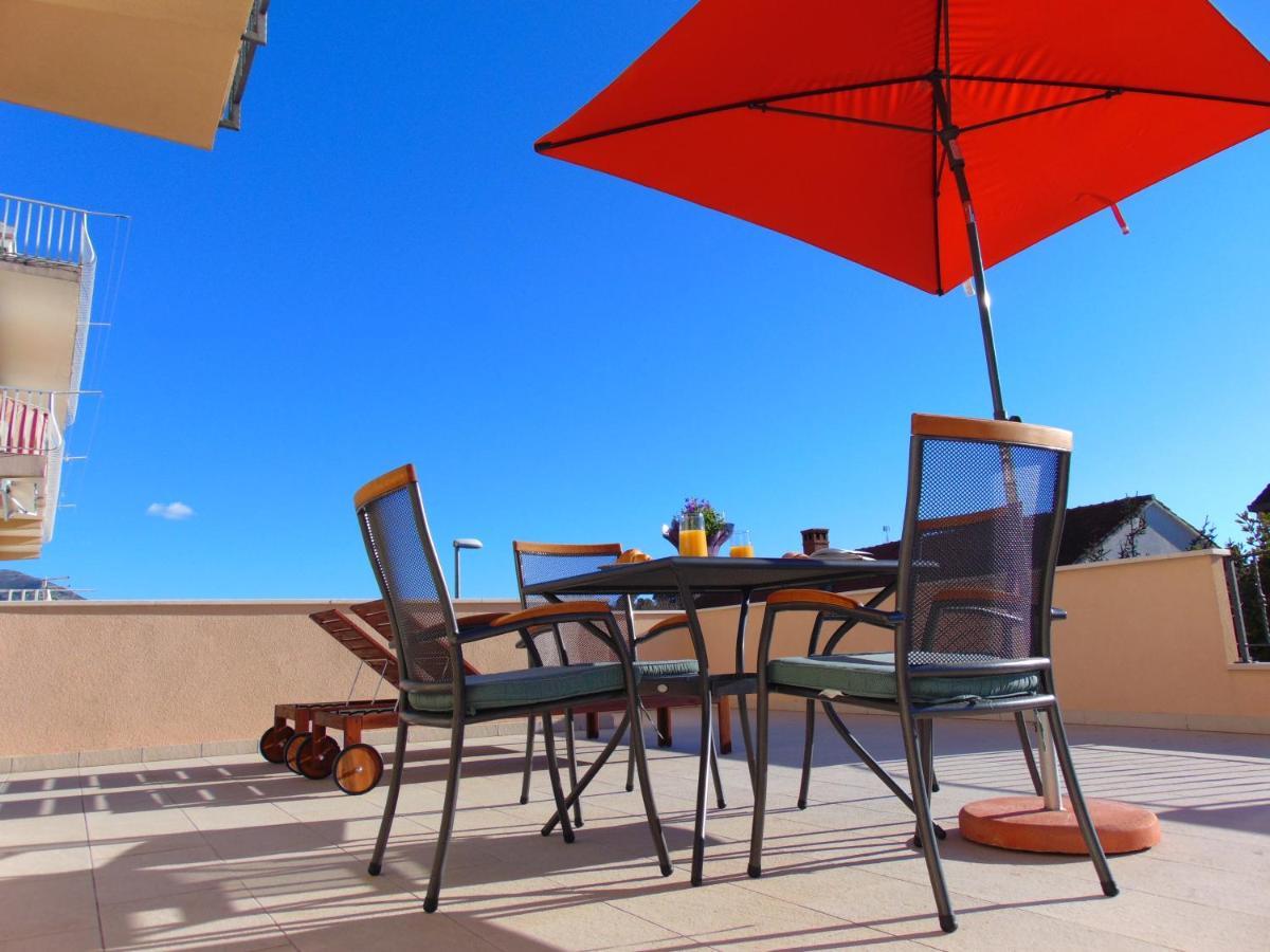Apartments Red And Blue Mlini Exterior foto